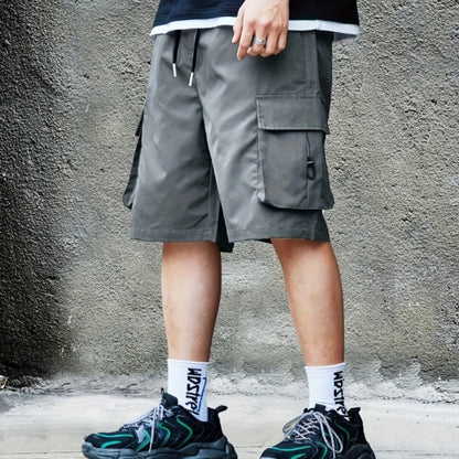 Breathable and fashionable men's cargo shorts for all seasons