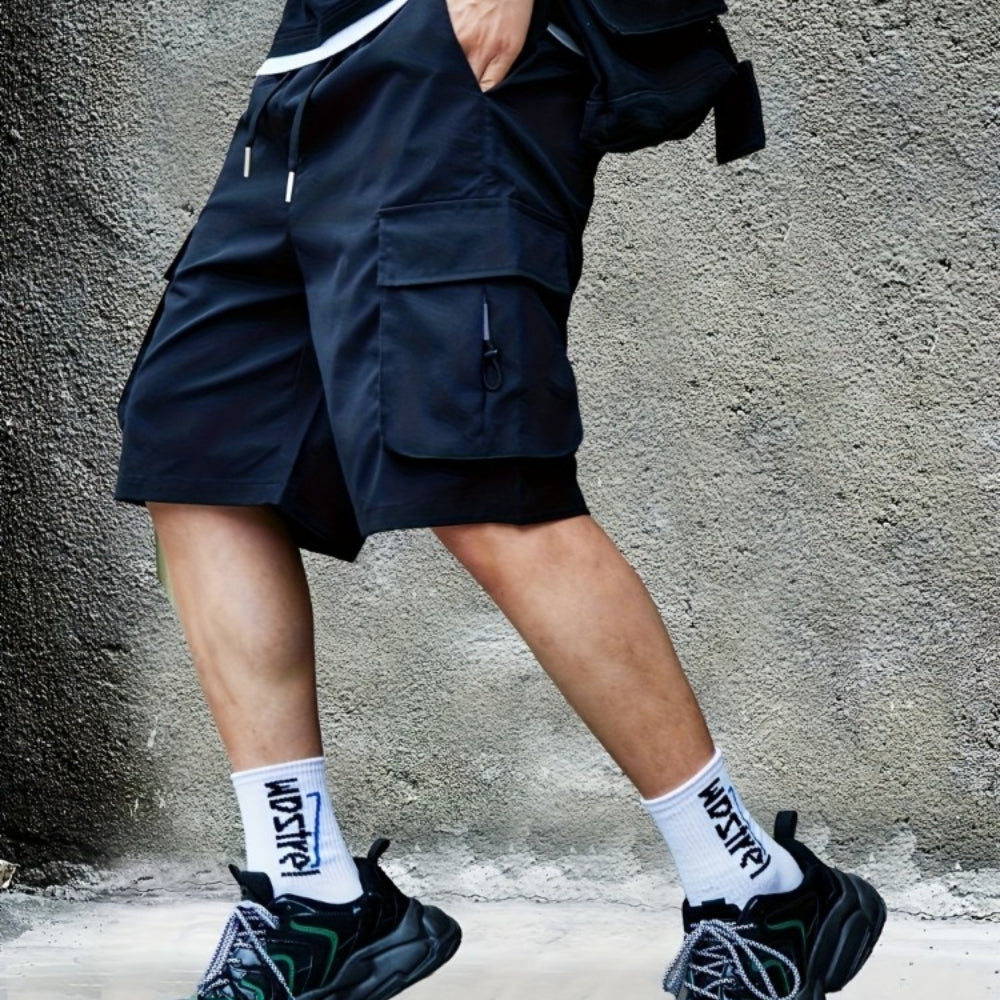 Breathable and fashionable men's cargo shorts for all seasons