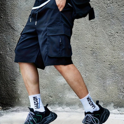 Breathable and fashionable men's cargo shorts for all seasons