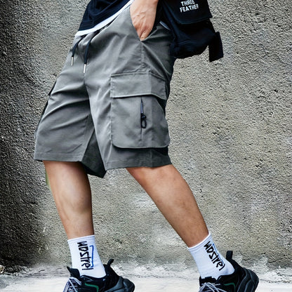Breathable and fashionable men's cargo shorts for all seasons