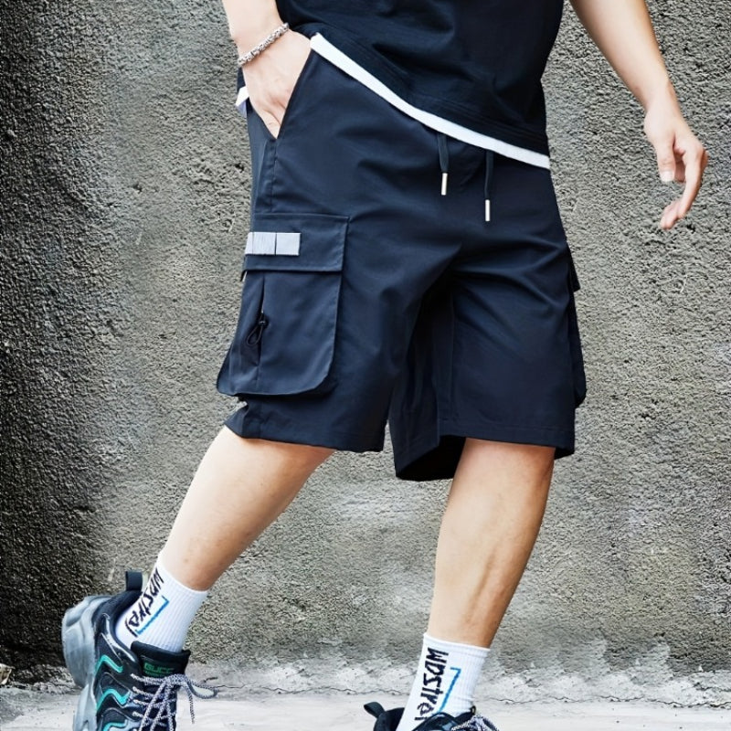 Breathable and fashionable men's cargo shorts for all seasons