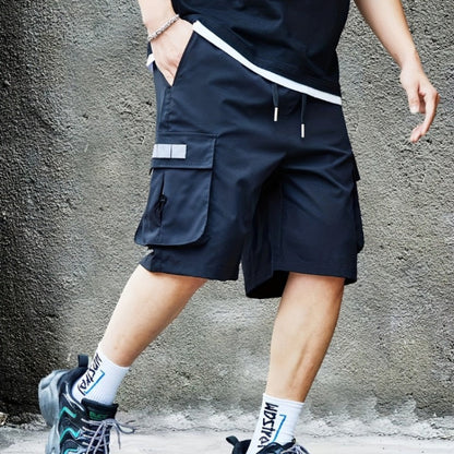 Breathable and fashionable men's cargo shorts for all seasons